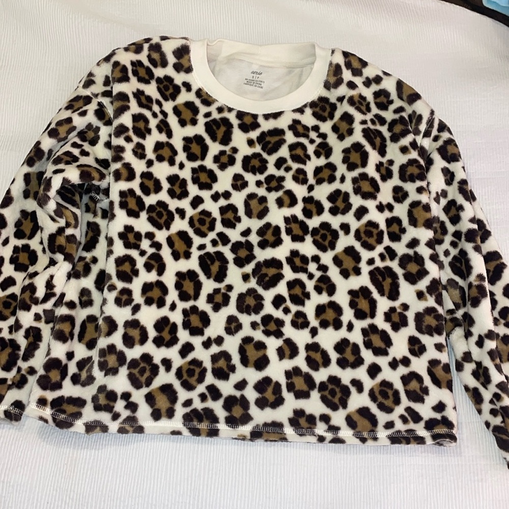 Aerie Fuzzy crewneck